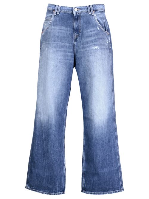 The loose-fitting Daisy distressed jeans fit a low rise Tommy Hilfiger | DW0DW176041A5